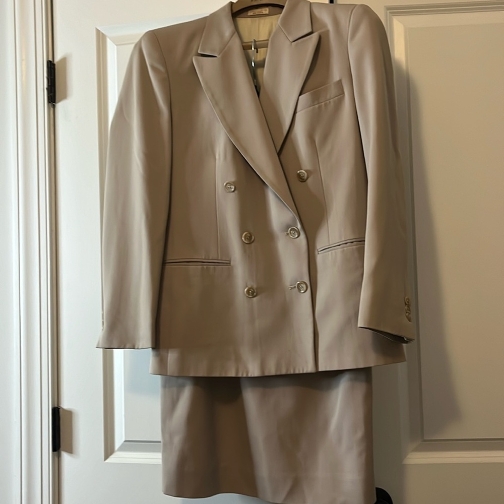 Midi skirt suit